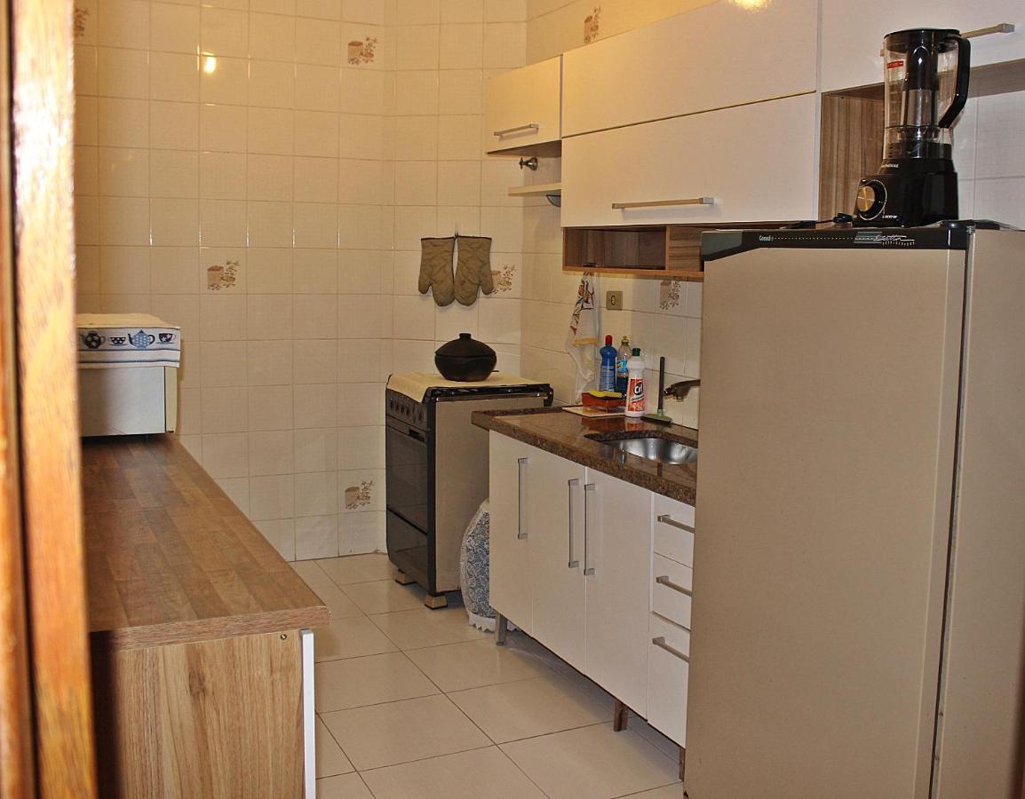 Apartamento Familiar - Praia Da Enseada Гуаружа Екстер'єр фото