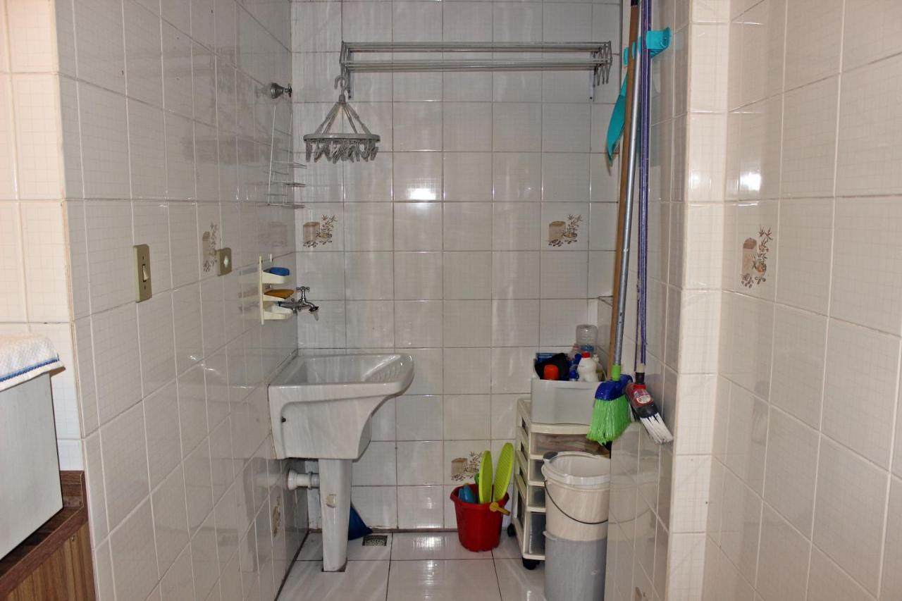 Apartamento Familiar - Praia Da Enseada Гуаружа Екстер'єр фото